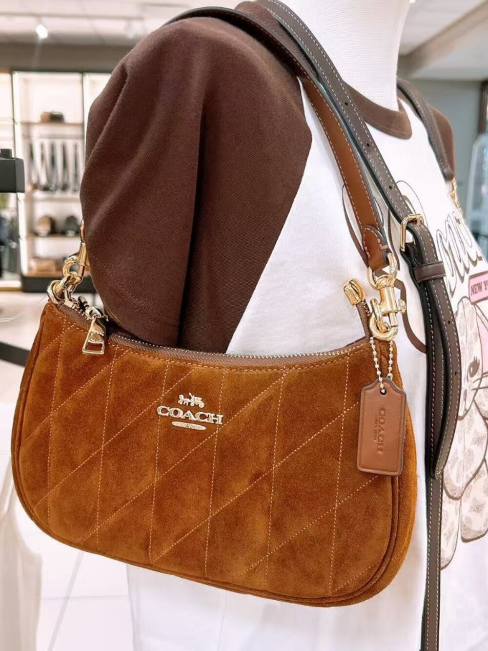 NWT Coach Teri Shoulder Bag With Quilting suede CET35